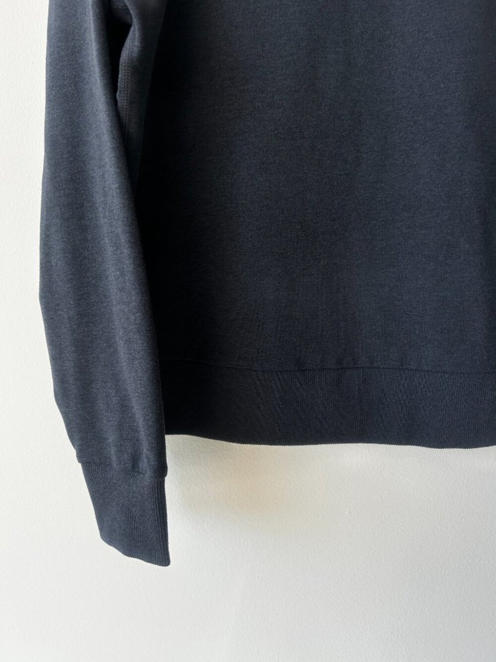 Vuroi Womens Halo Modern Crew Sweatshirt - Size Small - Picture 4 of 7